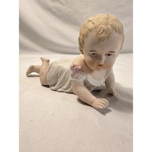 Vtg Piano Baby Porcelain Crawling Girl figurine bisque Doll DIMPLES 23/109